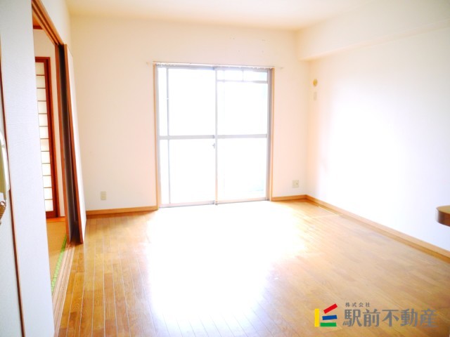 居室・リビング　リビング広々１４帖♪