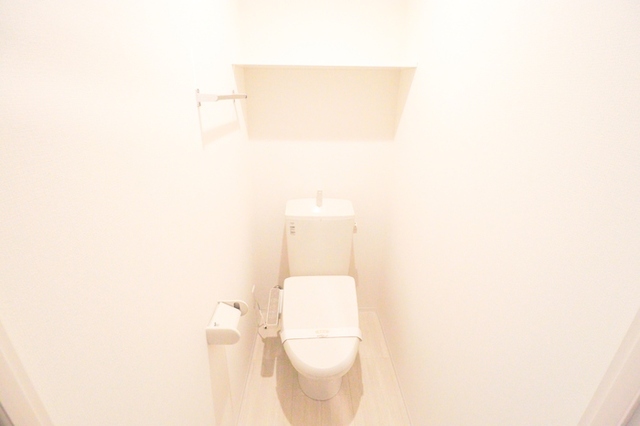 トイレ　温水洗浄便座