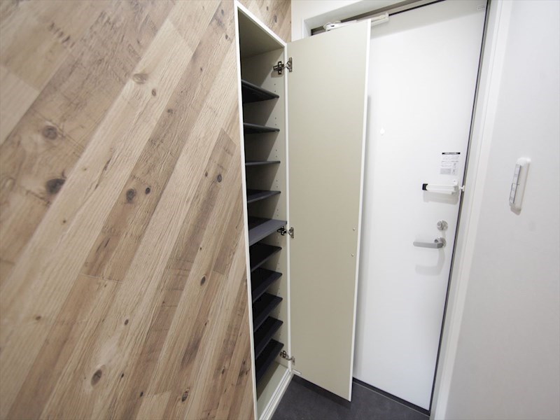 玄関　玄関　シューズボックス付（収納充実してます）