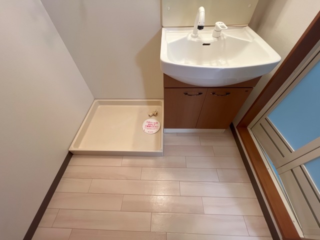 玄関　洗濯機置場