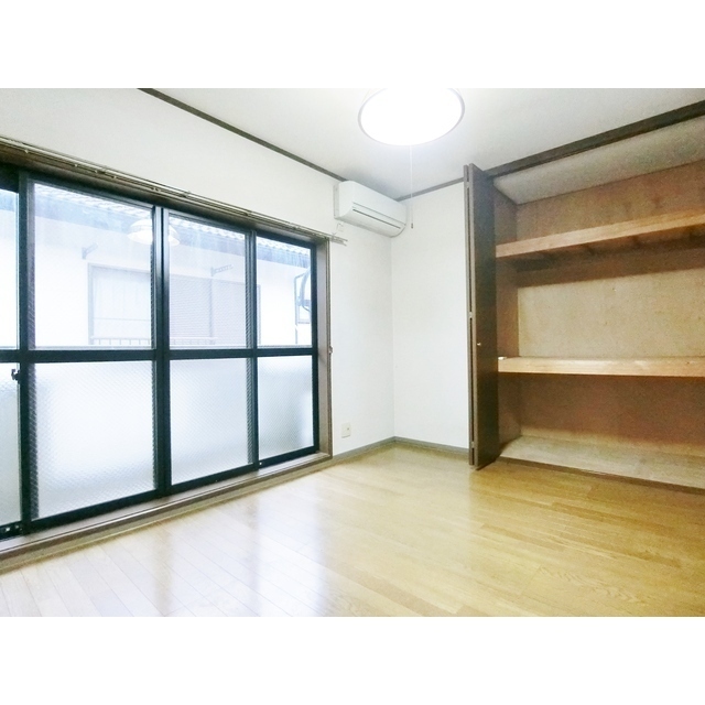 居室・リビング　明るい陽射しがたっぷり差し込みます