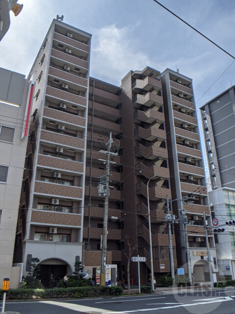 建物外観　地上７階建て♪