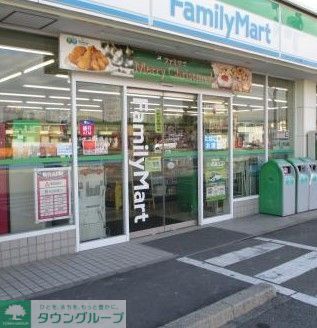 コンビニ　ファミリーマート中川江松店（コンビニ）まで590m
