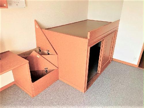 その他　ベットの下も収納できます