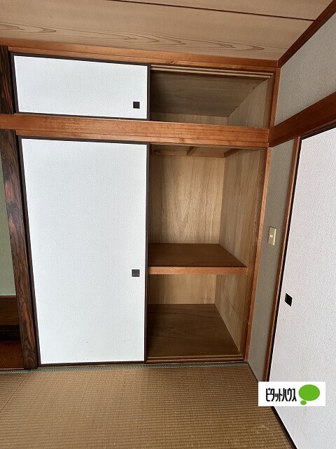 収納　押入