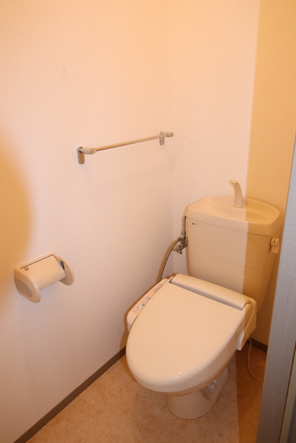 トイレ　温水洗浄便座付き☆