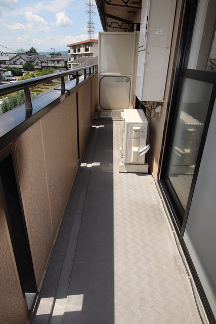 バルコニー　バルコニーは南西に面しております♪