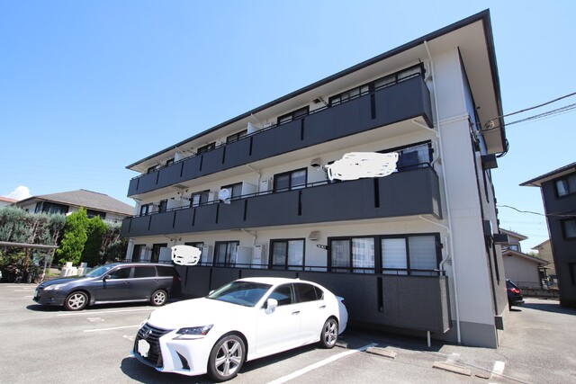 建物外観　☆３階建て　軽量鉄骨造のアパート☆
