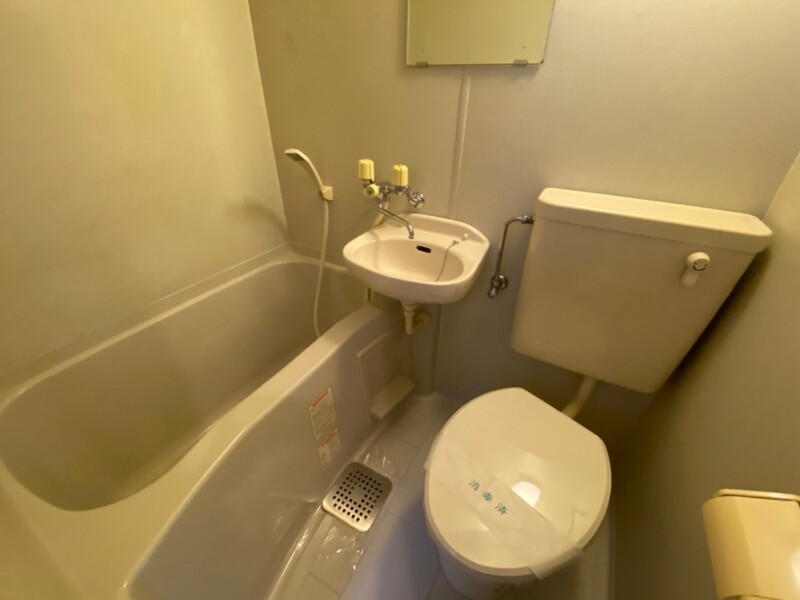 バス・シャワールーム　3点ユニット型で、水回りのお掃除が一度にできます