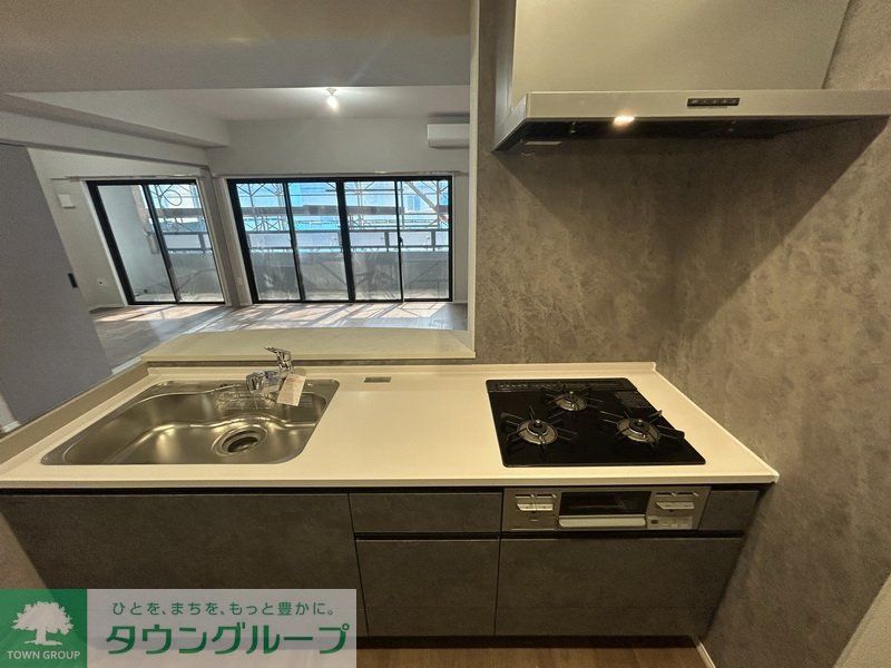 キッチン　204号室のお写真になります。現況優先です。