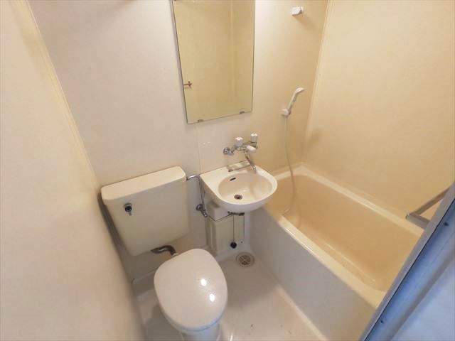 バス・シャワールーム　改装済みで綺麗なユニットバス