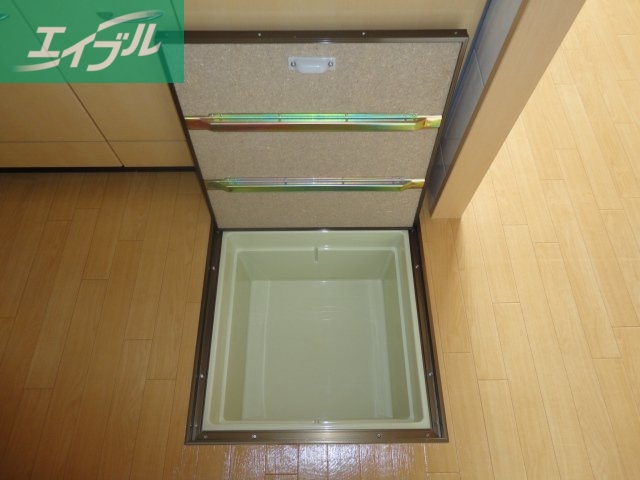 その他設備　床下収納