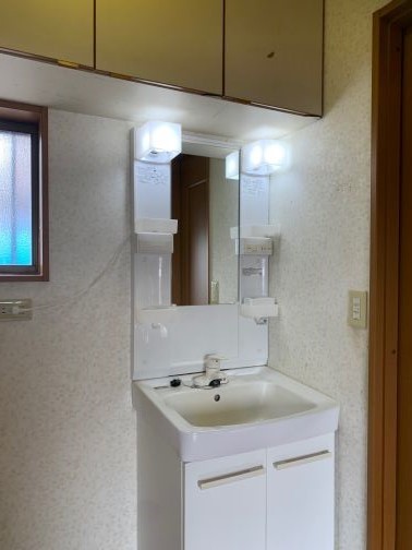 洗面設備　シャワー付き洗面台