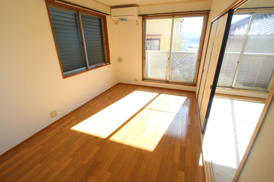 居室・リビング　※別部屋の写真です