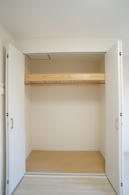 収納　奥行のある収納付です！増えがちな荷物をスッキリ収納できます