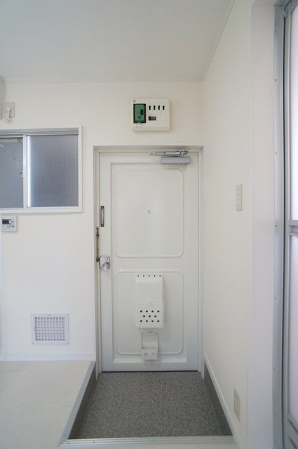 玄関　すっきりシンプルな玄関スペースです！