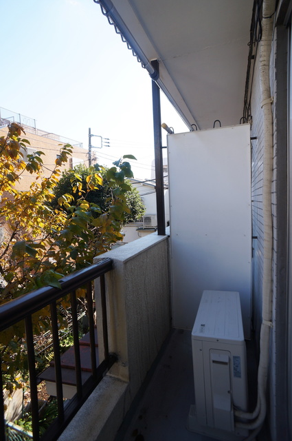 バルコニー　バルコニー付！お天気のいい日は洗濯物も気持ちよく干せますね！