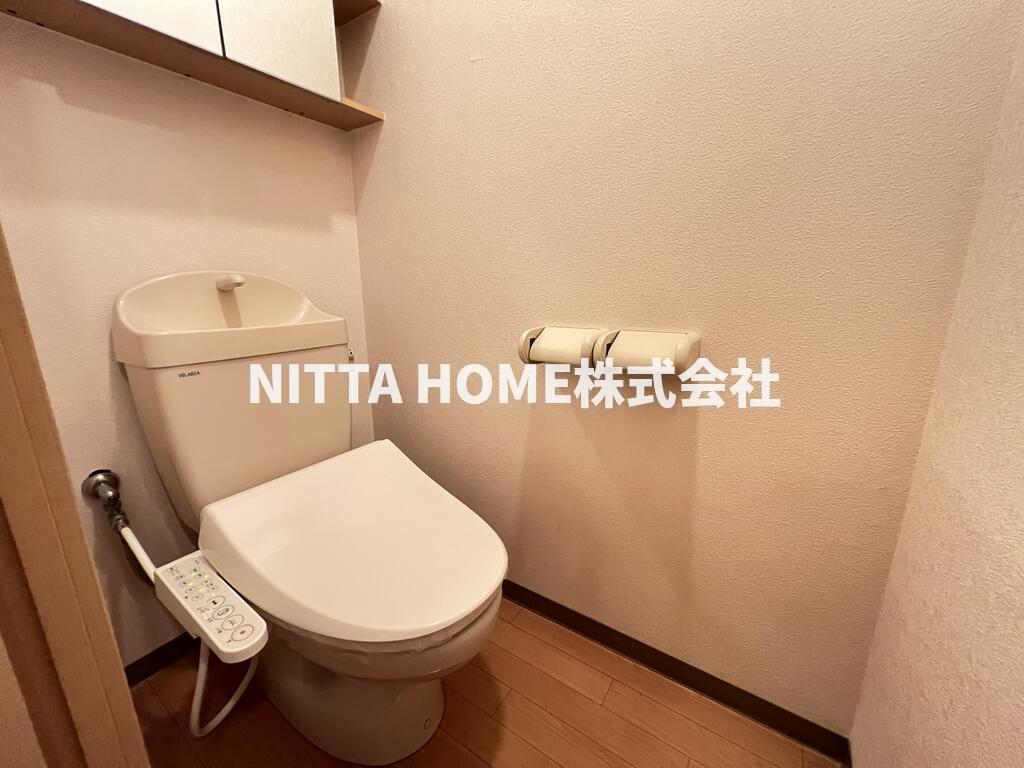 トイレ　温水洗浄便座付きのトイレです(^^♪