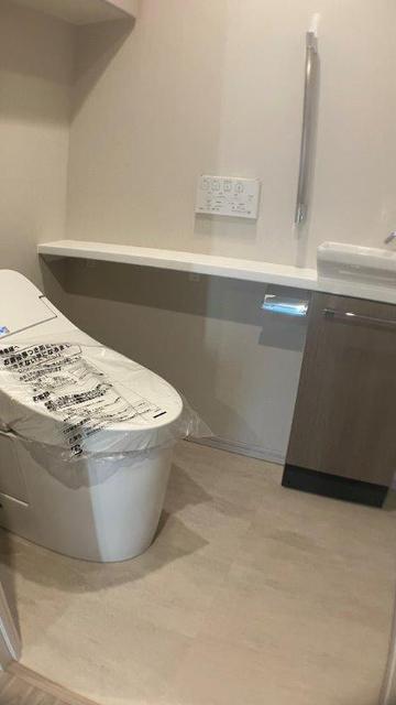 トイレ　手洗いカウンター付