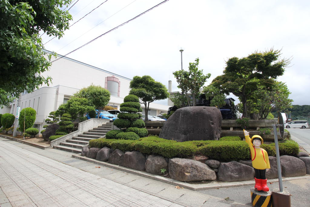 小学校　天童市立天童南部小学校（小学校）まで253m