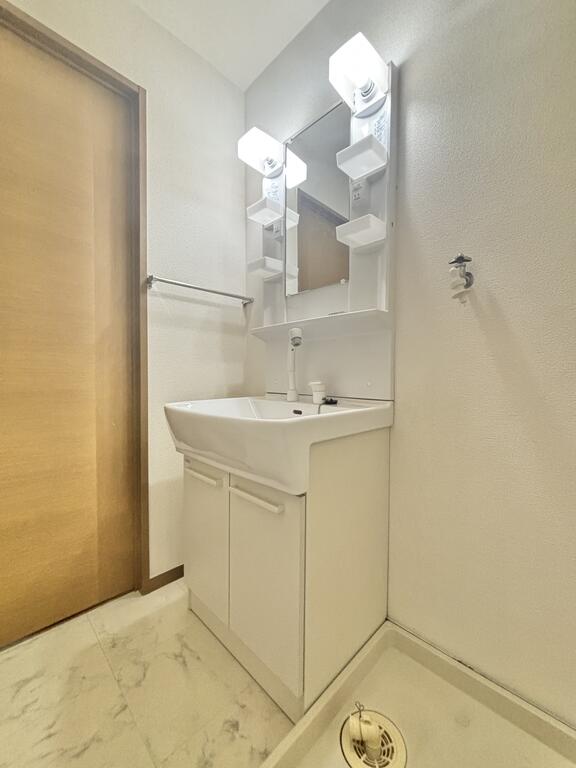 洗面設備　類似物件参照