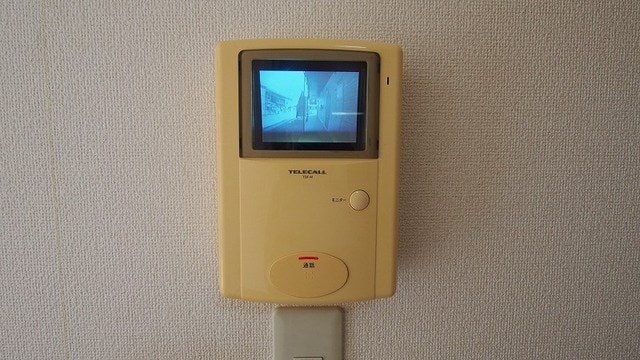 セキュリティ　モニター付インターホンで来客確認が出来ます。