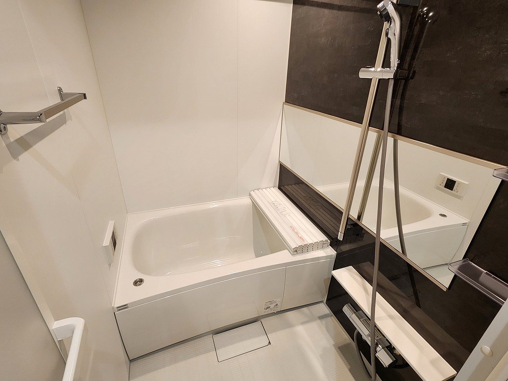 バス・シャワールーム　追焚き・浴室乾燥機付バスルーム