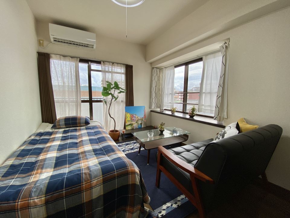 居室・リビング　６畳の洋室　角部屋です