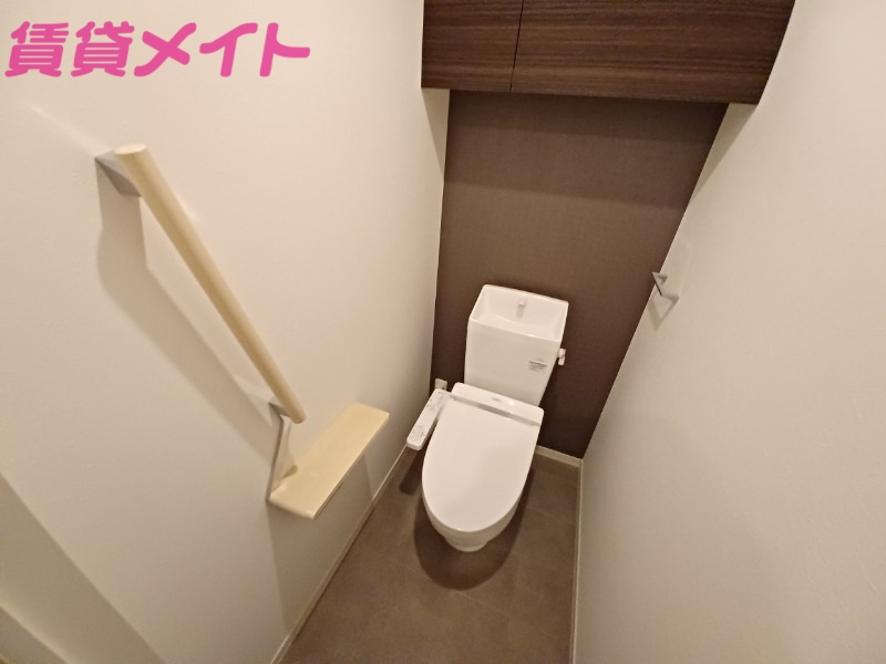 トイレ　同型参考写真