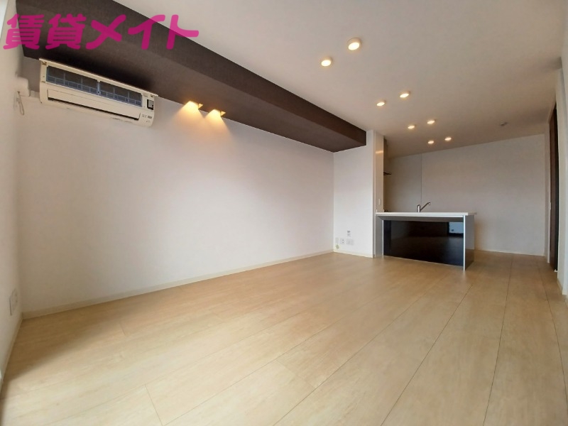 居室・リビング　同型参考写真