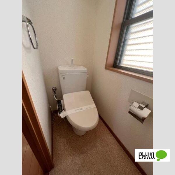 トイレ　同タイプ部屋の写真です