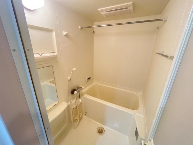 バス・シャワールーム　バス（換気乾燥機・追焚き機能付き）