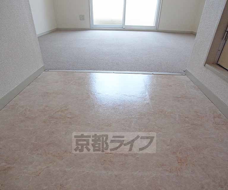 その他部屋・スペース　明るい廊下です。