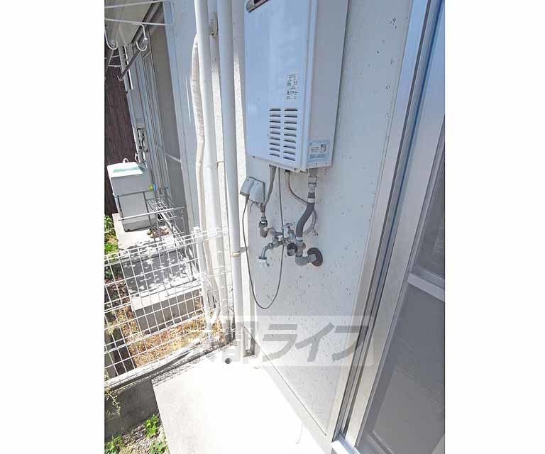 その他設備　バルコニーに洗濯機置けます。