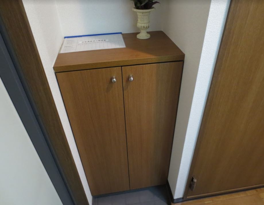 玄関　この画像の反転タイプです。