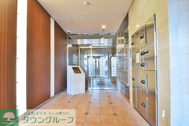 エントランス　高級感あるエントランス（宅配BOX完備）