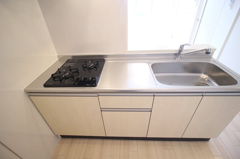 キッチン　写真は同施工会社の類似物件のものです。