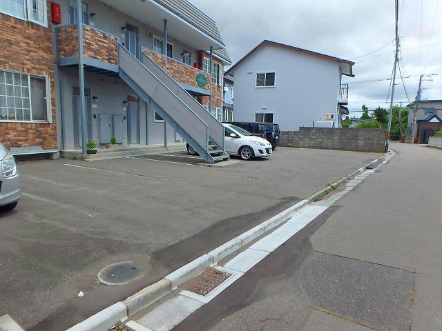 駐車場　駐車場