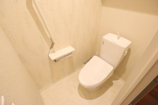 シャーメゾン香芝ワイケイのトイレ写真