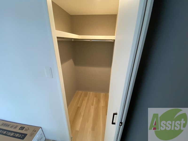 収納　クローゼットは奥行きもあり、荷物が多い方でも安心です。