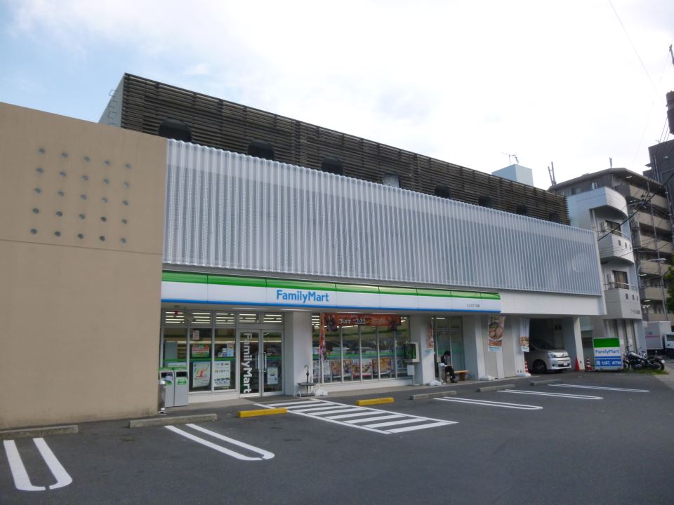 コンビニ　ファミリーマート（コンビニ）まで410m