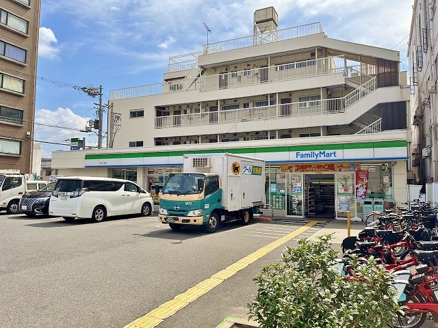 コンビニ　★ファミリーマート 旭二丁目店（コンビニ）まで130m