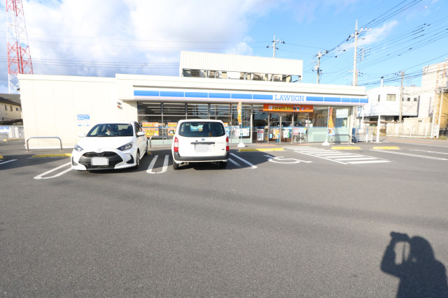 コンビニ　ローソン　宇都宮平松本町東店（コンビニ）まで700m