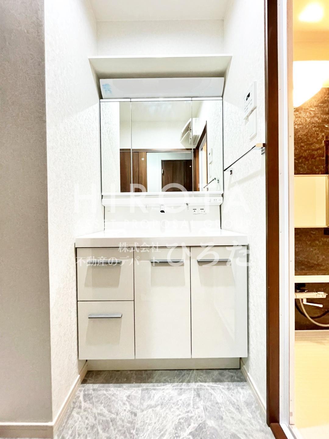 洗面設備　同仕様写真になります