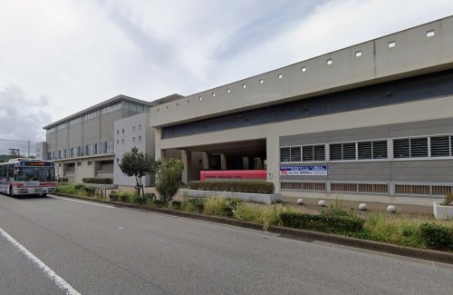 中学校　福岡市立姪浜中学校（中学校）まで1462m