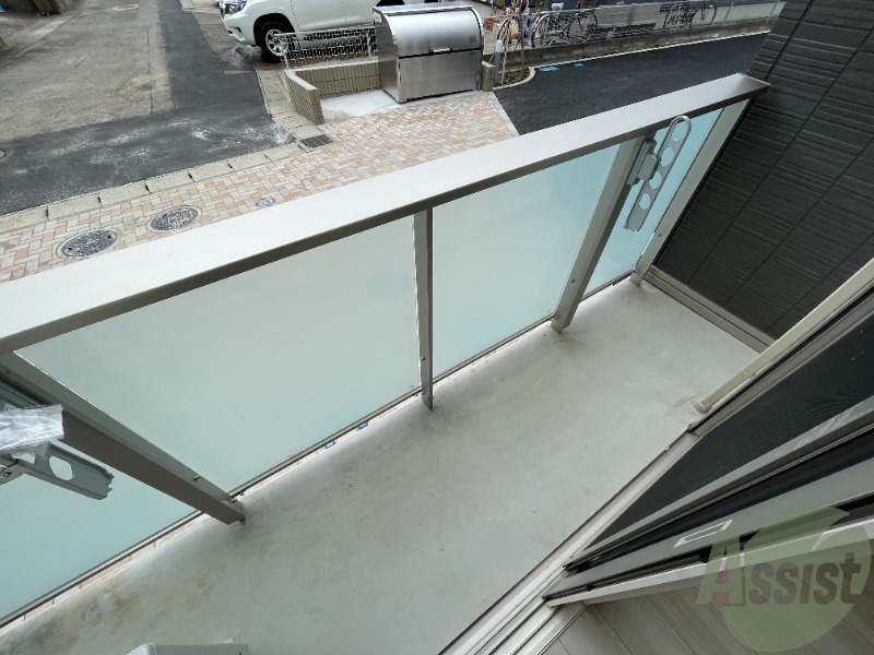 バルコニー　バルコニーは長さも幅もちょうどいい広さでしたね。