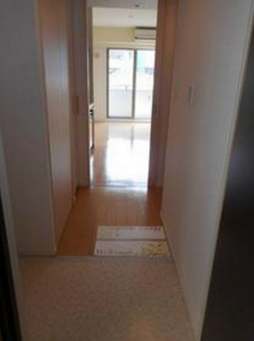 玄関　※反転した別号室参考写真 　現状優先