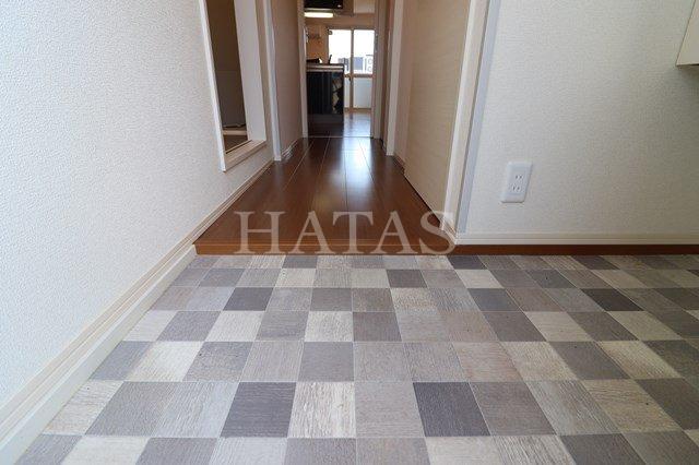 玄関　同物件別部屋です