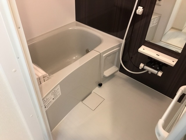 バス・シャワールーム　バス