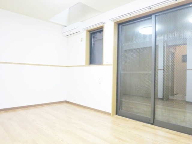 居室・リビング　8.8帖の広々したリビングです！！